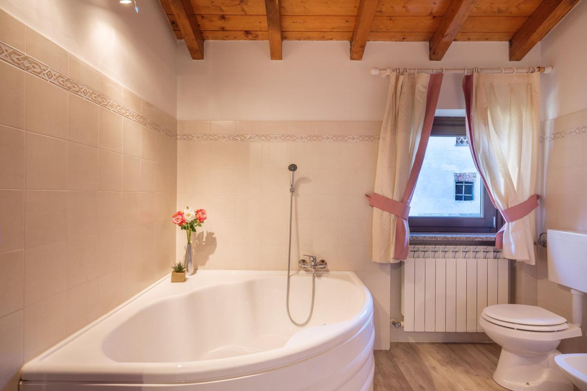 La Luna Nel Lago Lake View Garden - Happy Rentals Ispra Bagian luar foto